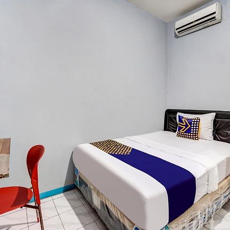 Spot On 90147 Gosepa Ambengan Plaza Hotel Surabaya Exterior photo