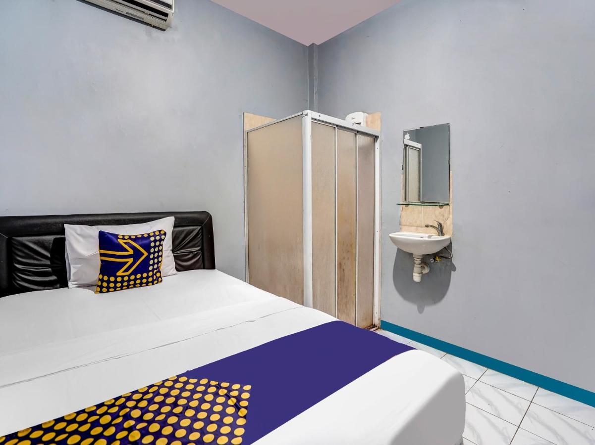 Spot On 90147 Gosepa Ambengan Plaza Hotel Surabaya Exterior photo